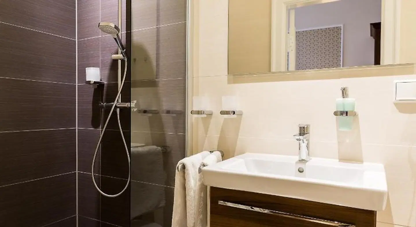 Villa Altenburg Parkhotel Badezimmer