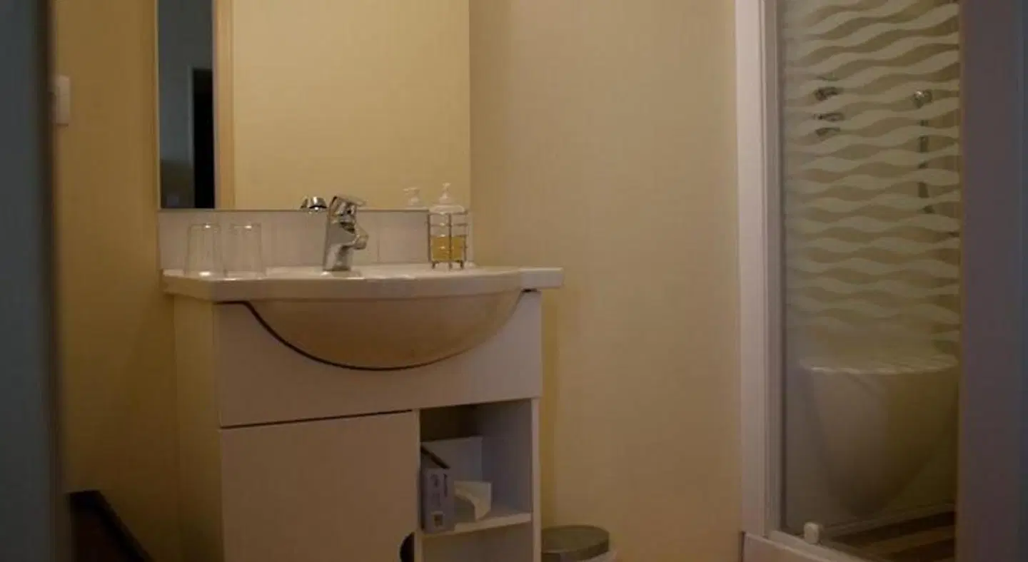 Le Relais du Passe-Heures Badezimmer
