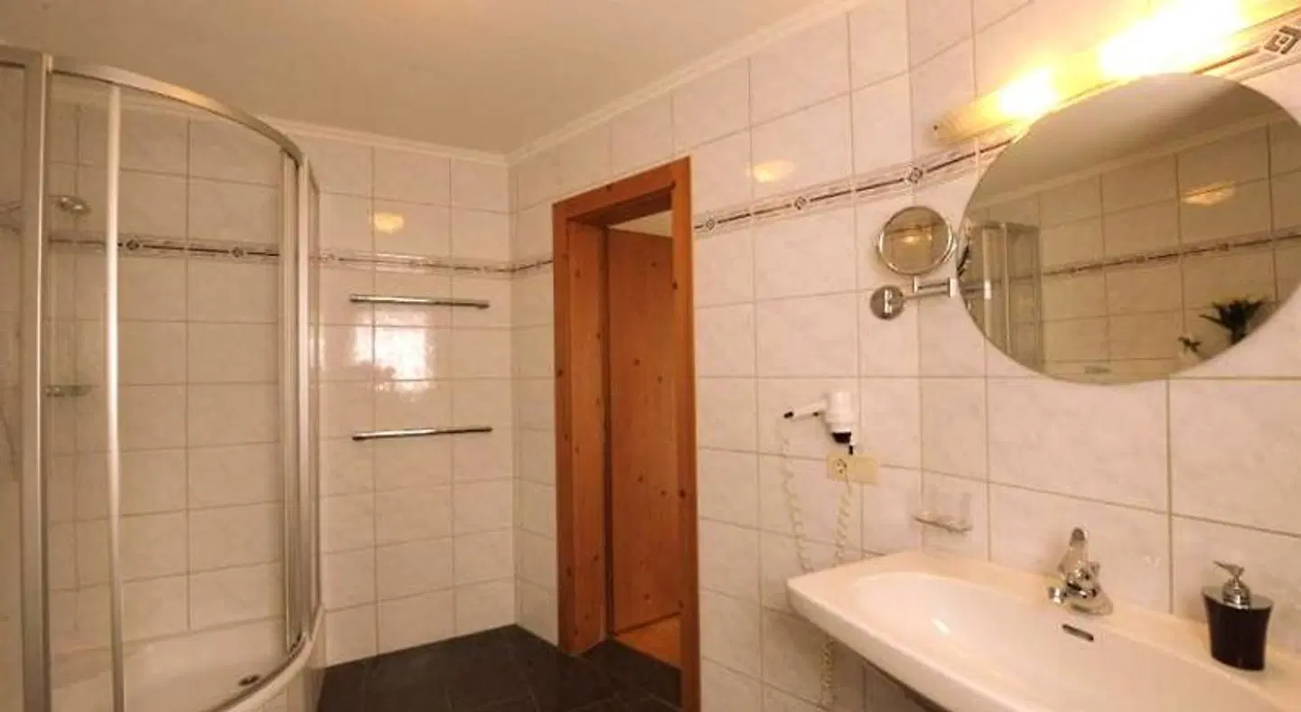 Hotel Viktoria & Landhaus Joggl Badezimmer