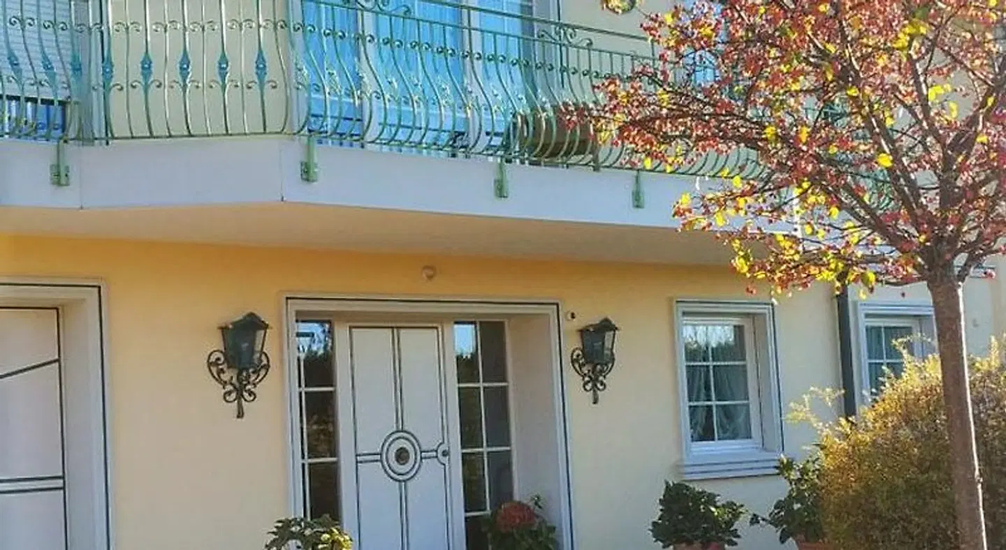 Kamino EXTERIOR