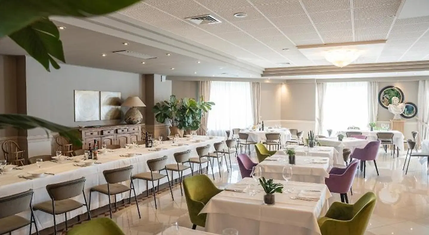 Touring Restaurant