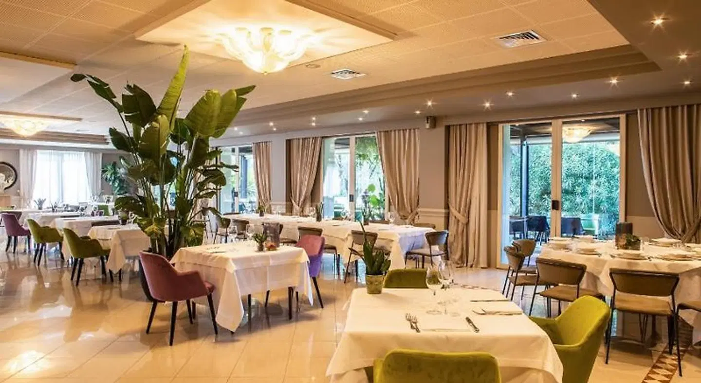 Touring Restaurant