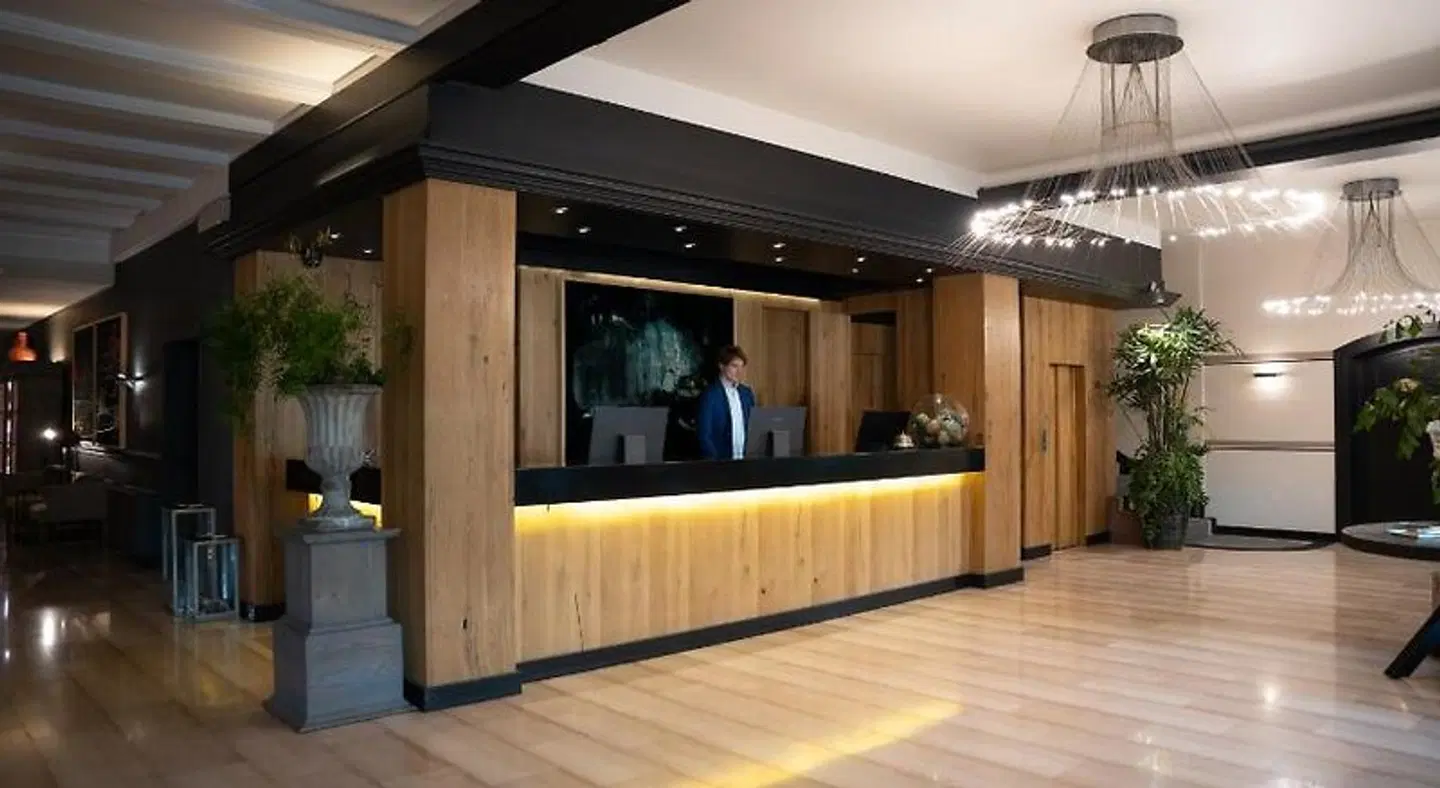 Touring LOUNGE_LOBBY