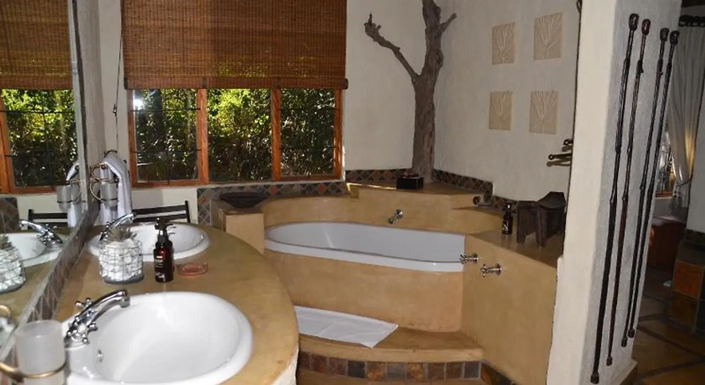 Moholoholo Forest Camp Badezimmer