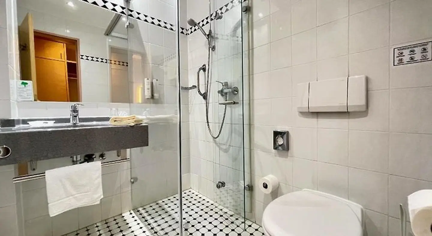Hotel Asgard Badezimmer