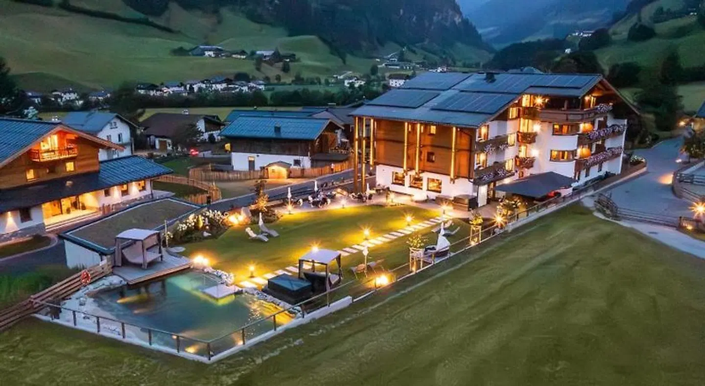 Hotel Alpenhof OUTDOOR_POOL