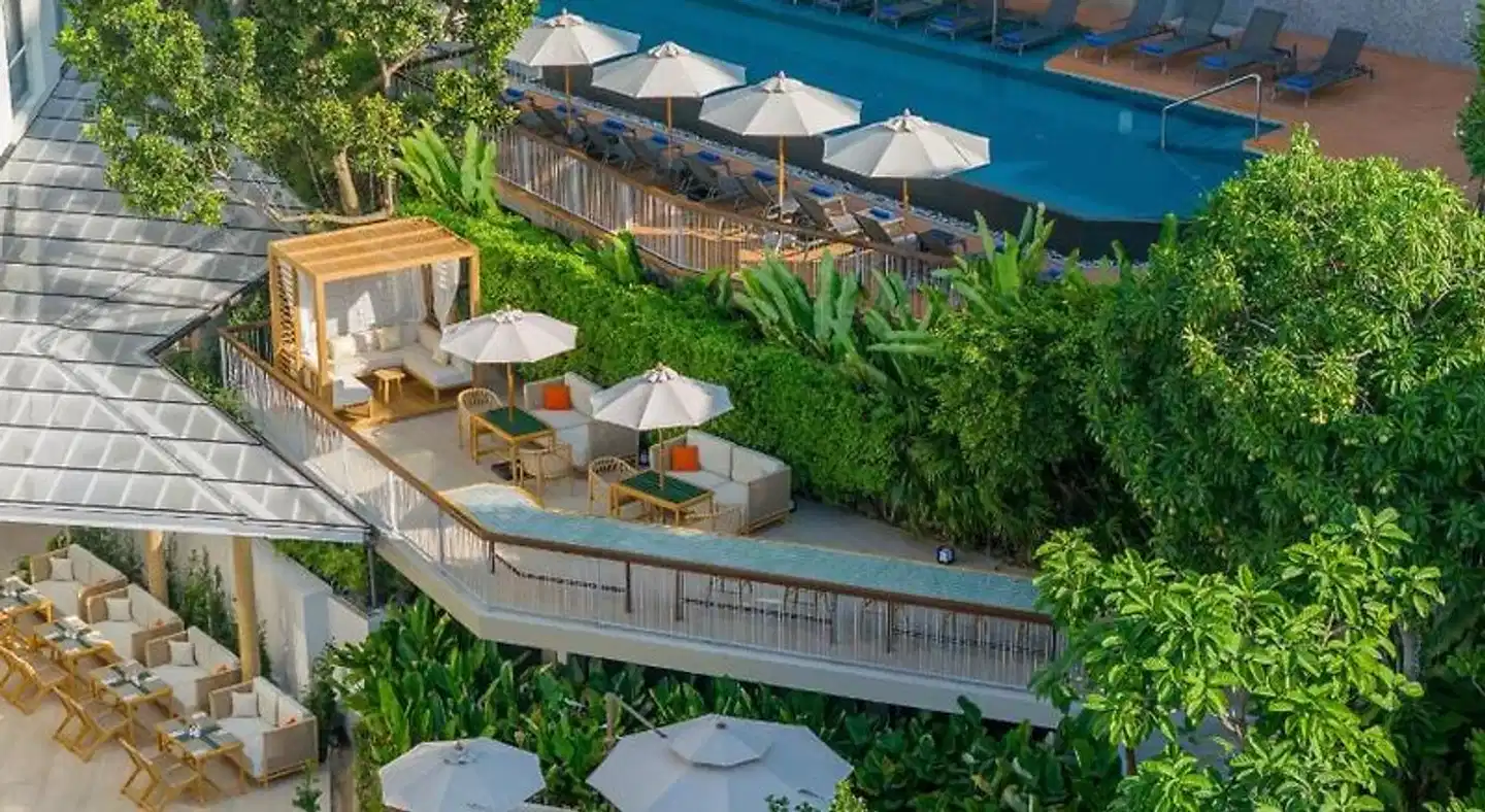 The Andaman Beach Hotel Phuket Terrasse