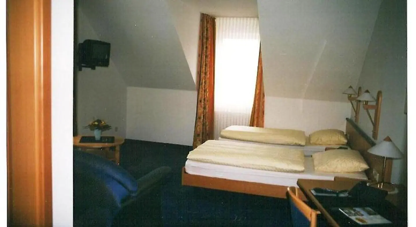 Hankhausen & Gasthaus Dorfkrug ROOM_EXAMPLE