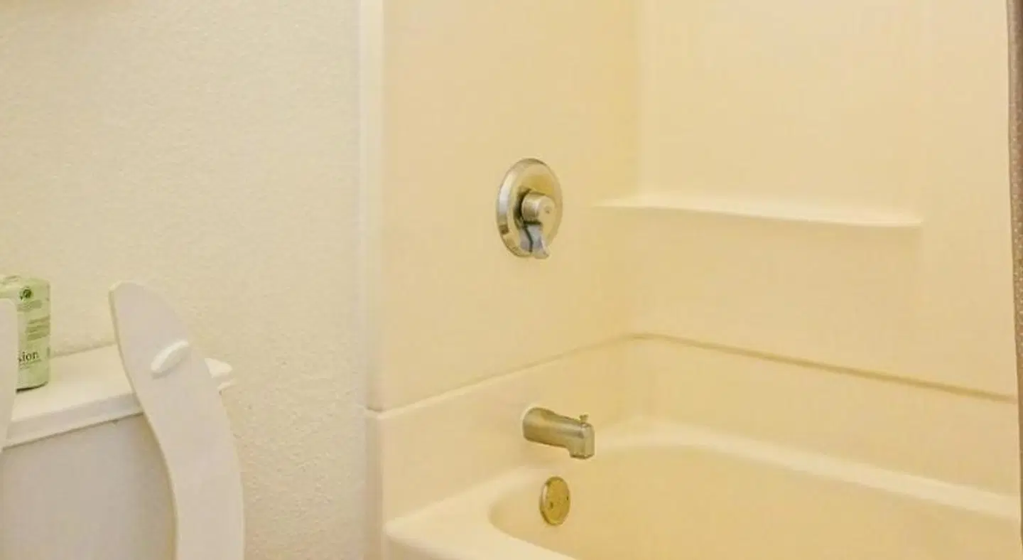 Motel 6 Carlsbad, CA Beach Badezimmer