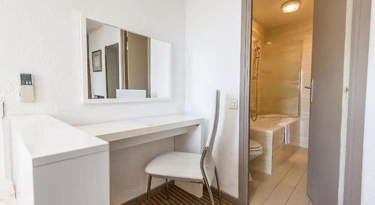 Amiraute ROOM_EXAMPLE