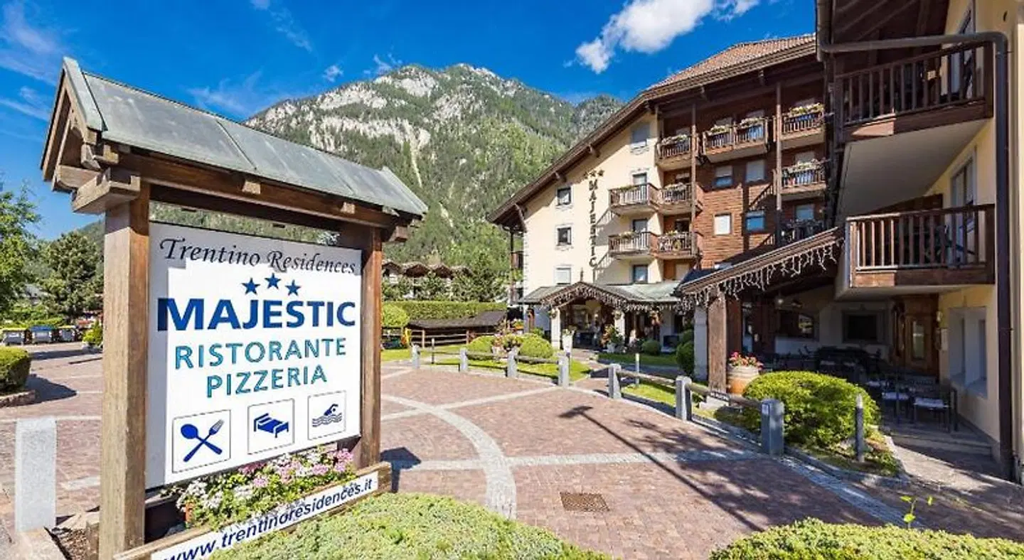 Majestic EXTERIOR