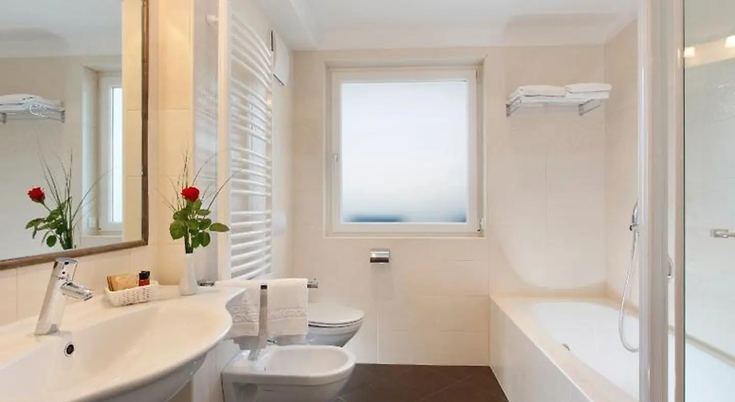 Grones Badezimmer