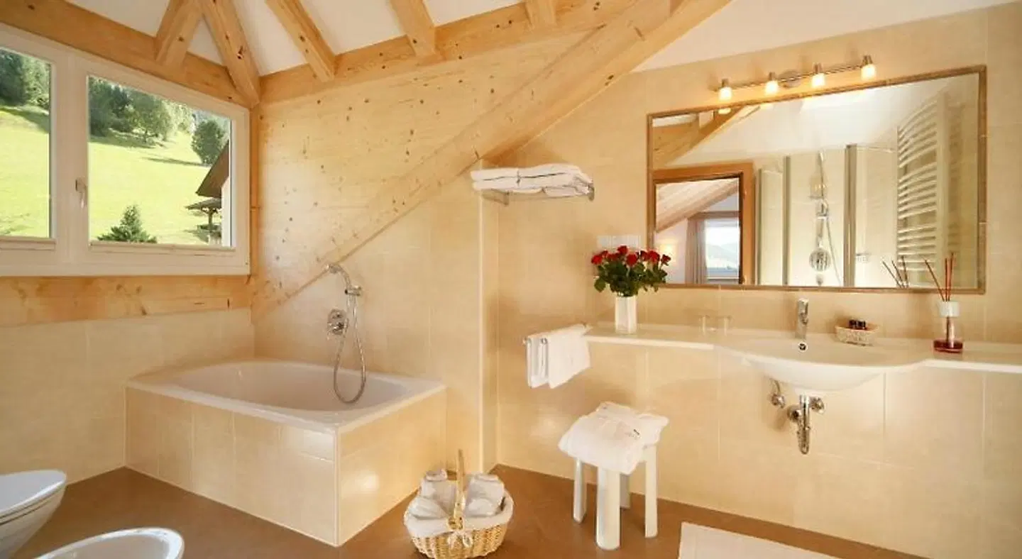 Grones Badezimmer