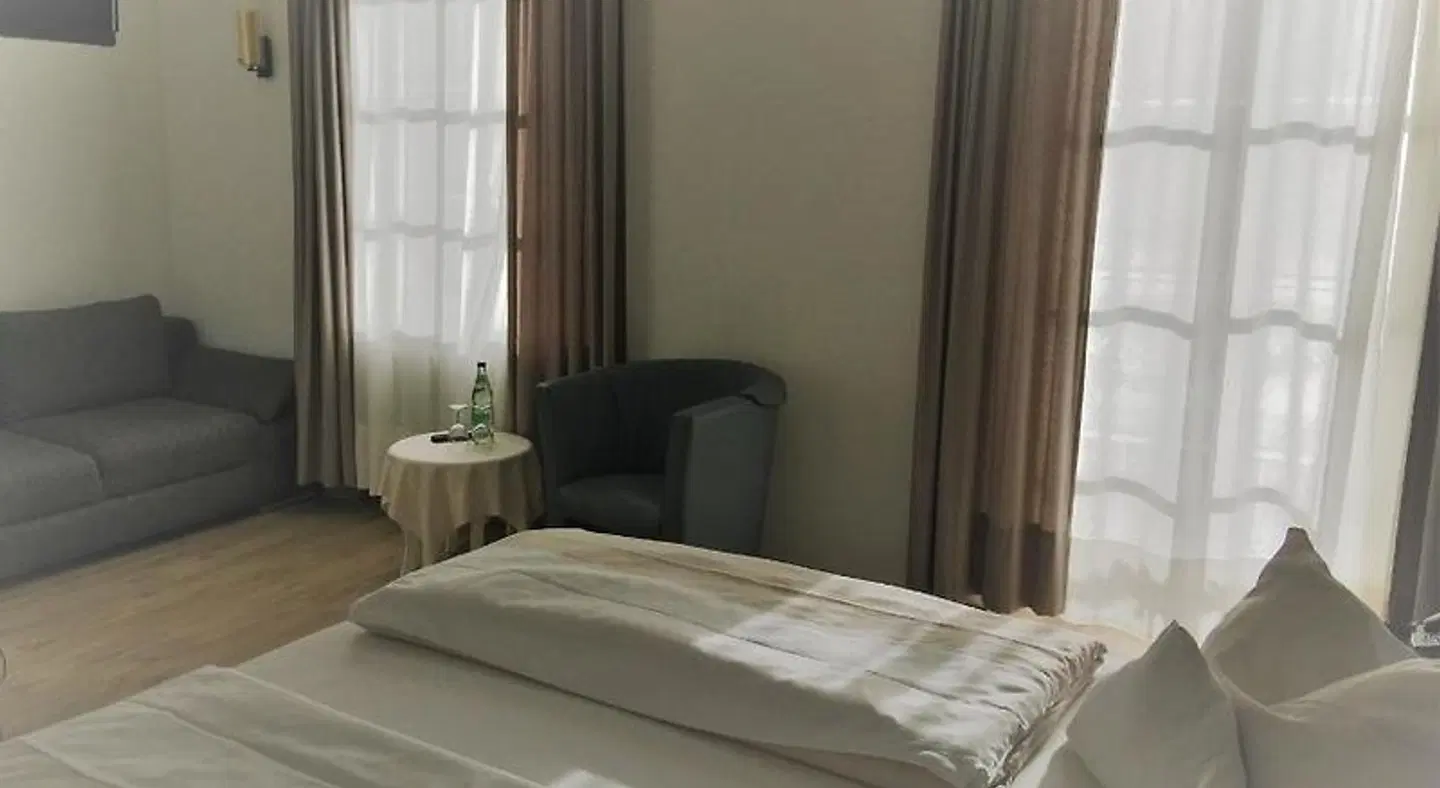 Steffen ROOM_EXAMPLE
