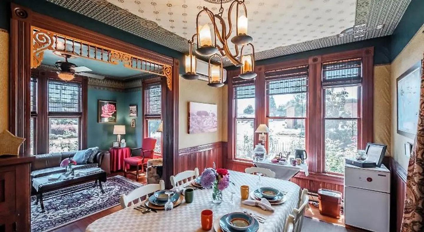 MaMere's Guest House Restaurant