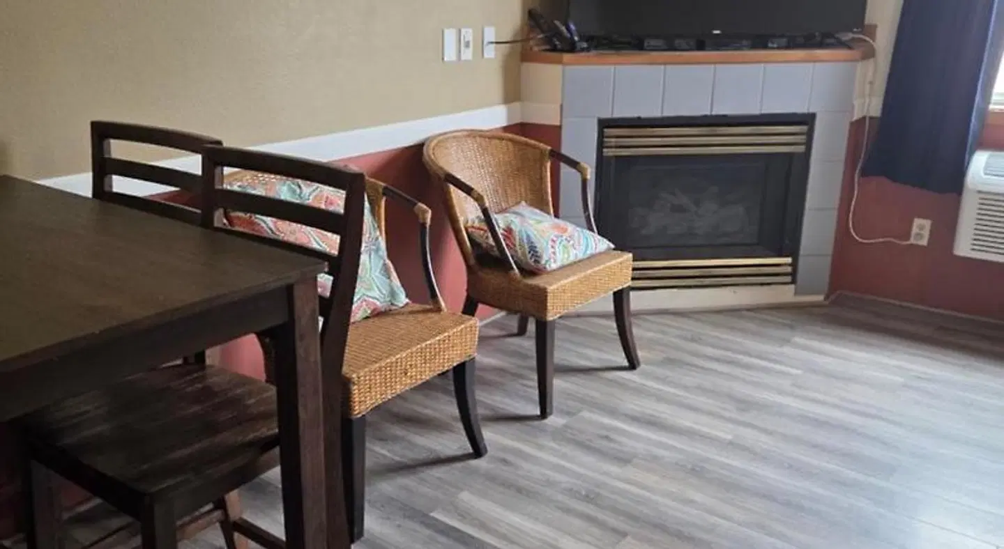 Hillcrest Inn ROOM_EXAMPLE