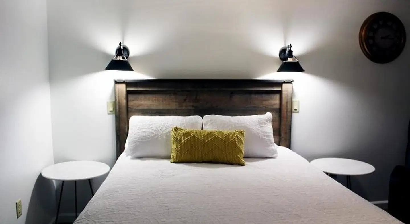 Silverton Inn & Suites ROOM_EXAMPLE