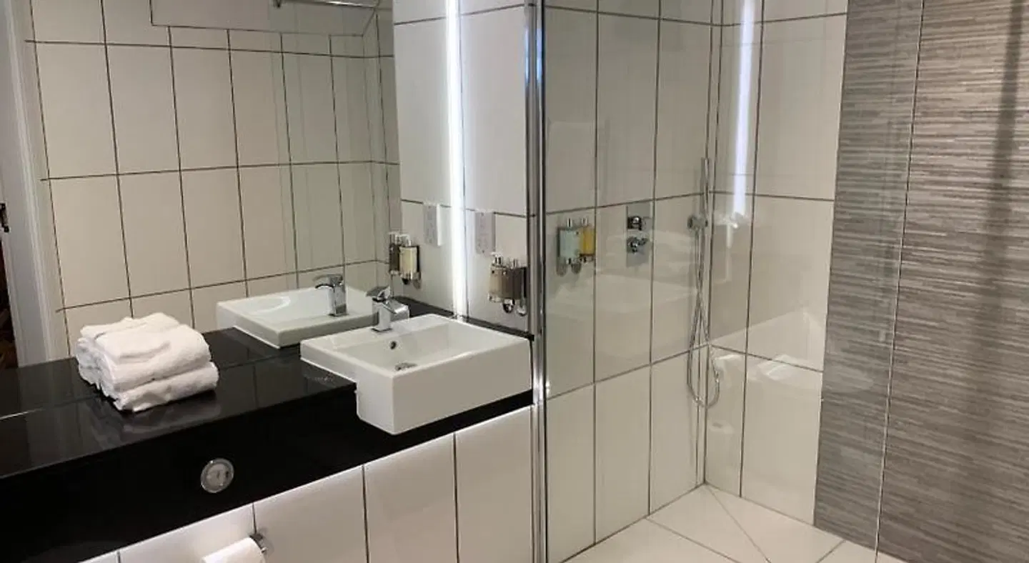 The Wheatsheaf Hotel, Sandbach Badezimmer