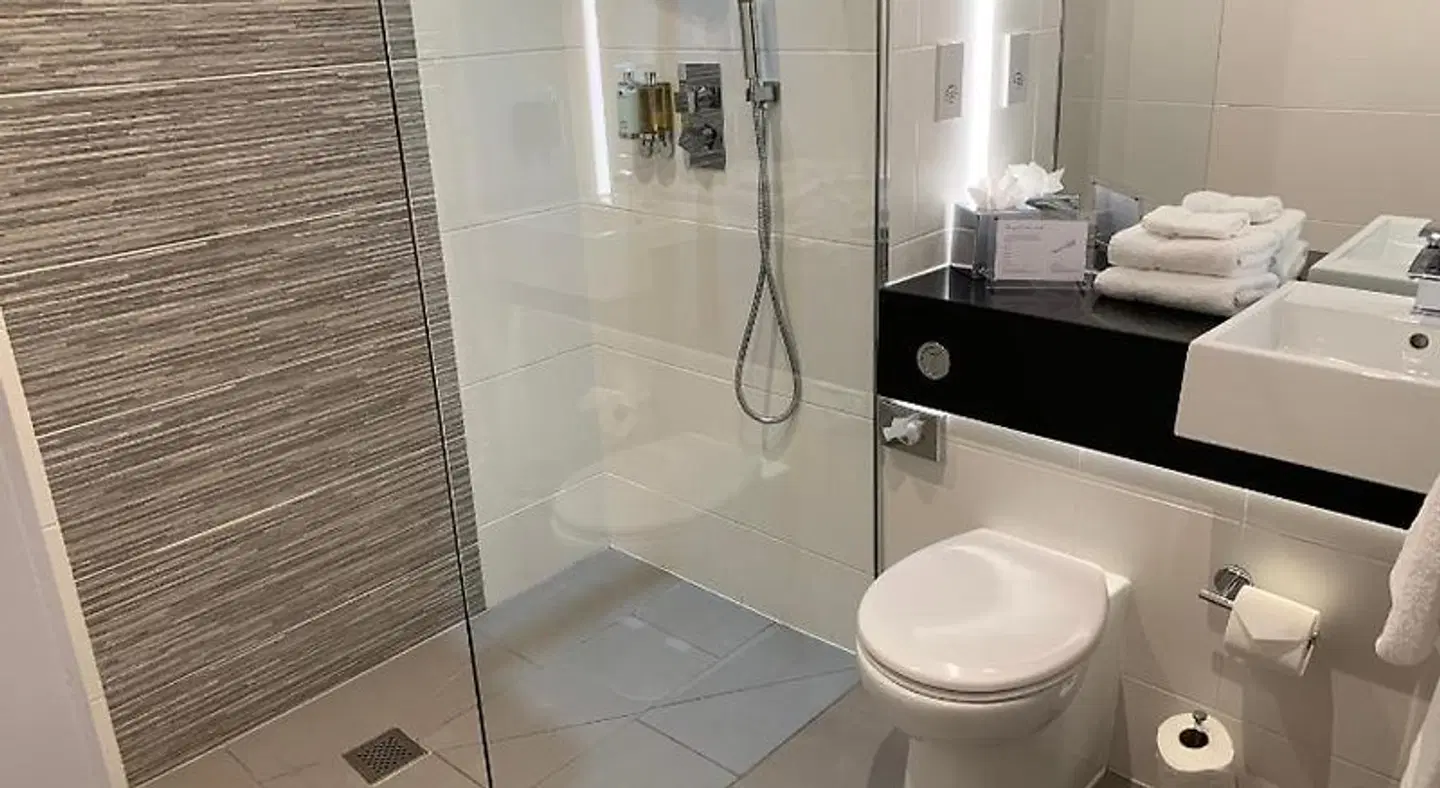 The Wheatsheaf Hotel, Sandbach Badezimmer