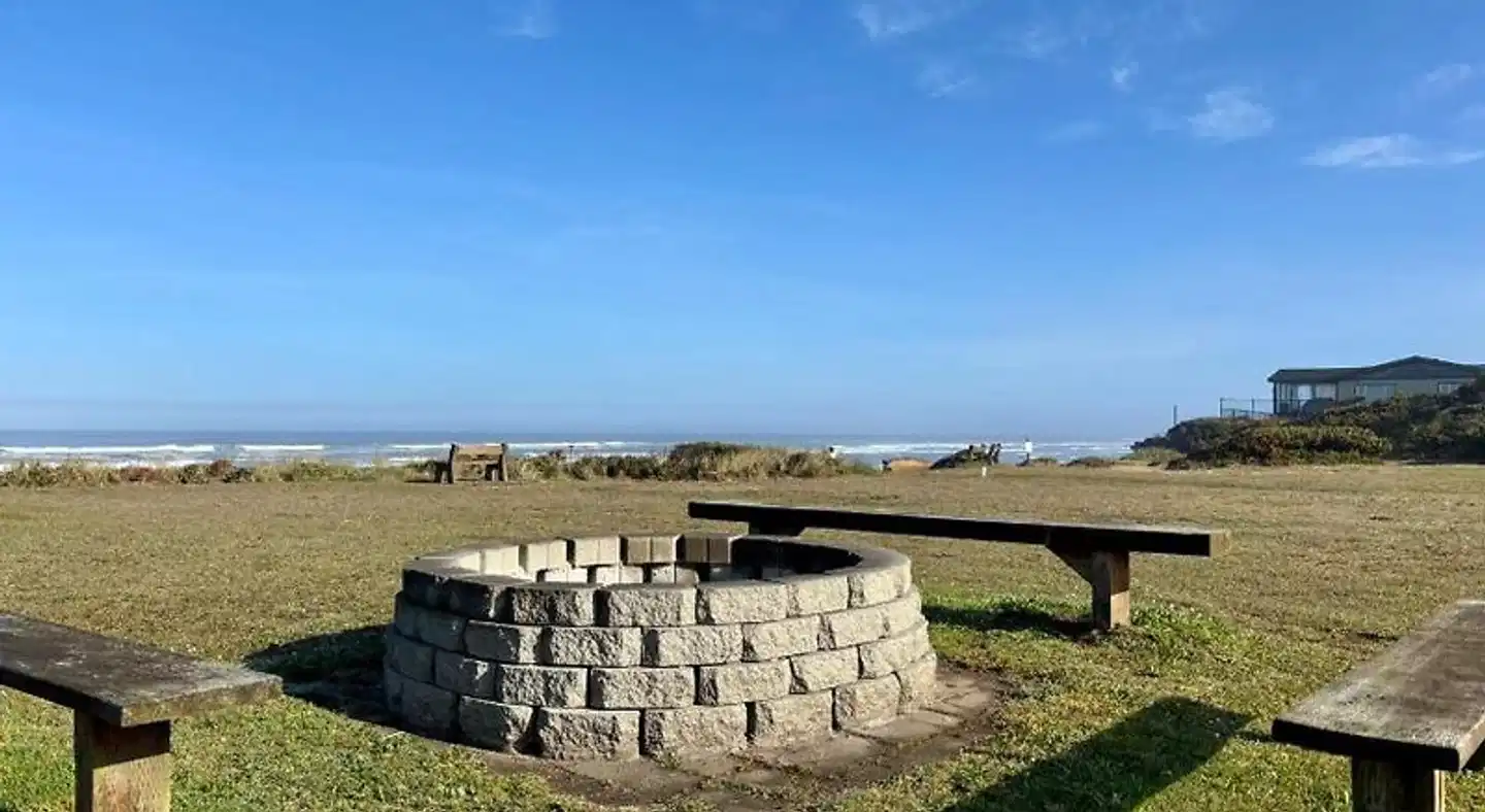 Deane's Oceanfront Lodge Strand