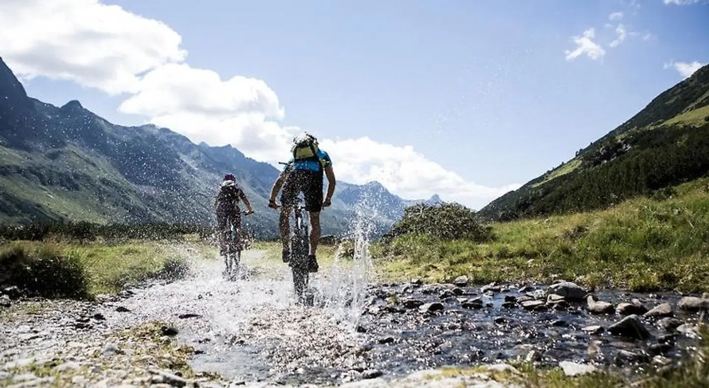 Explorer Hotel Stubaital LANDSCAPE