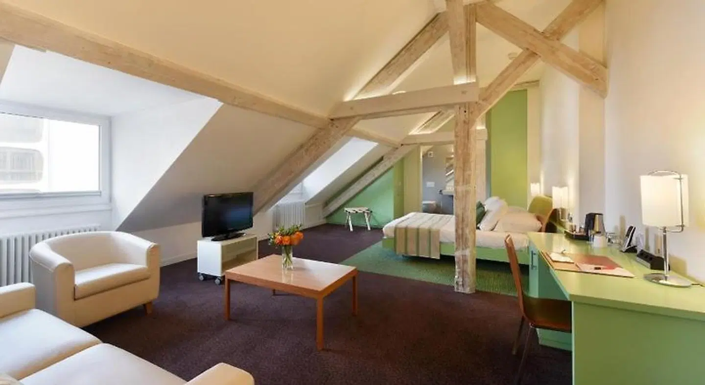 International & Terminus ROOM_EXAMPLE