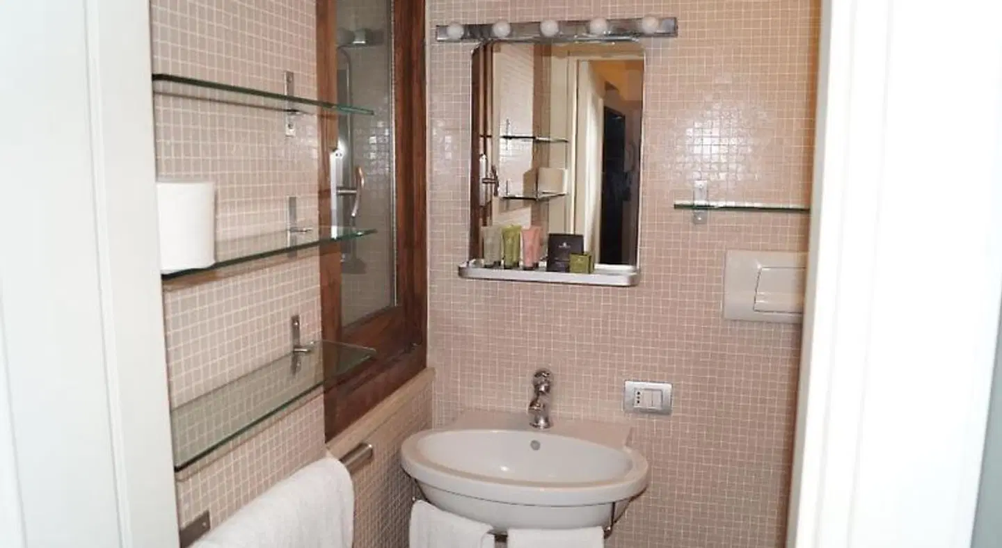 Relais Arco Della Pace Badezimmer