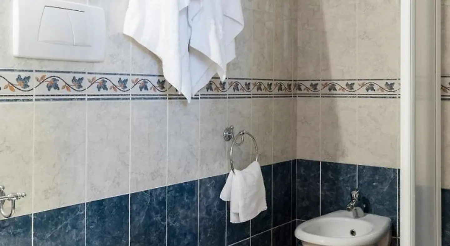 Crosti Hotel & Residence Badezimmer