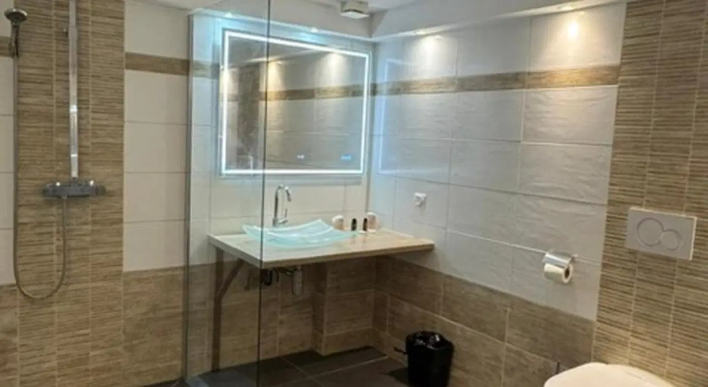 Hôtel Little Regina Badezimmer