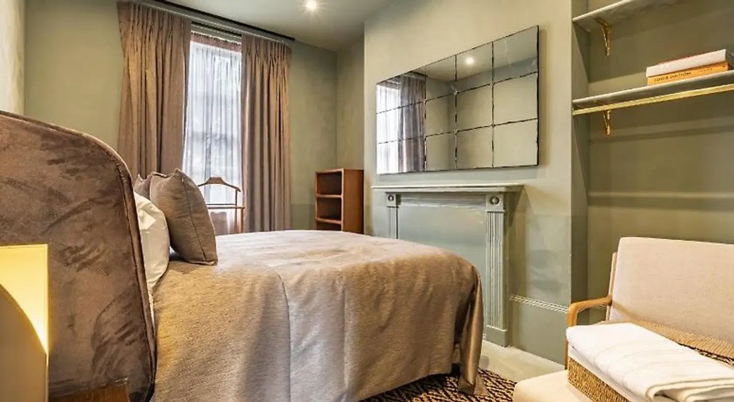 Albion House ROOM_EXAMPLE