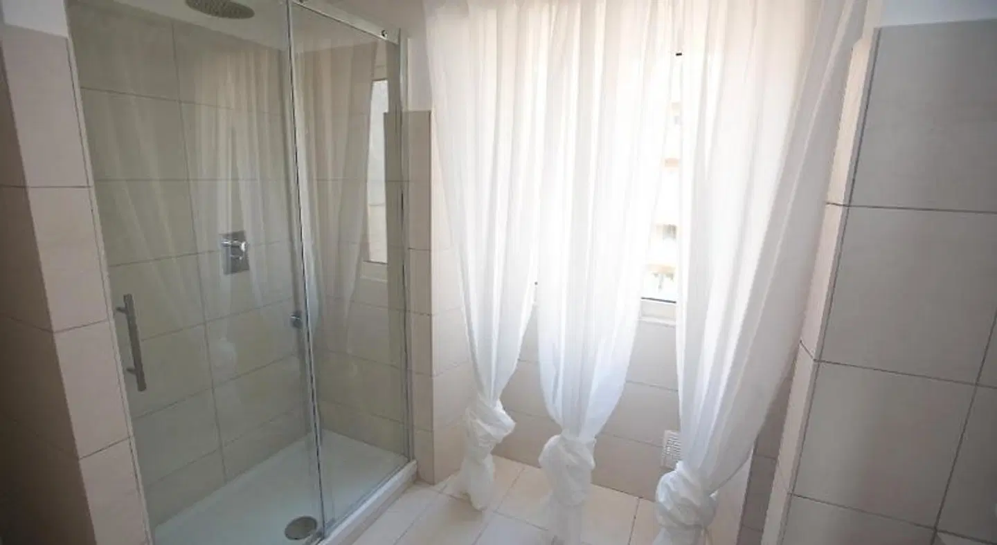 Ad 2015 Guesthouse Badezimmer
