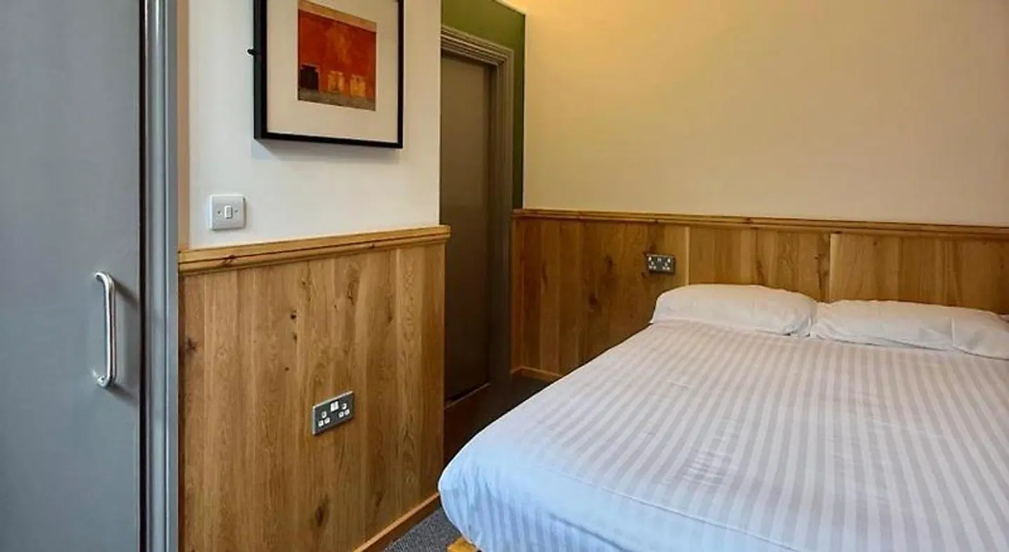 London Visitors Hotel ROOM_EXAMPLE