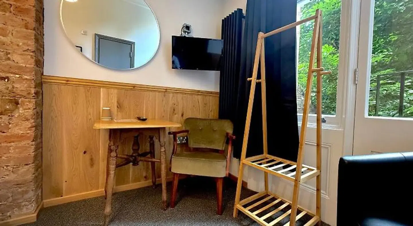 London Visitors Hotel ROOM_EXAMPLE