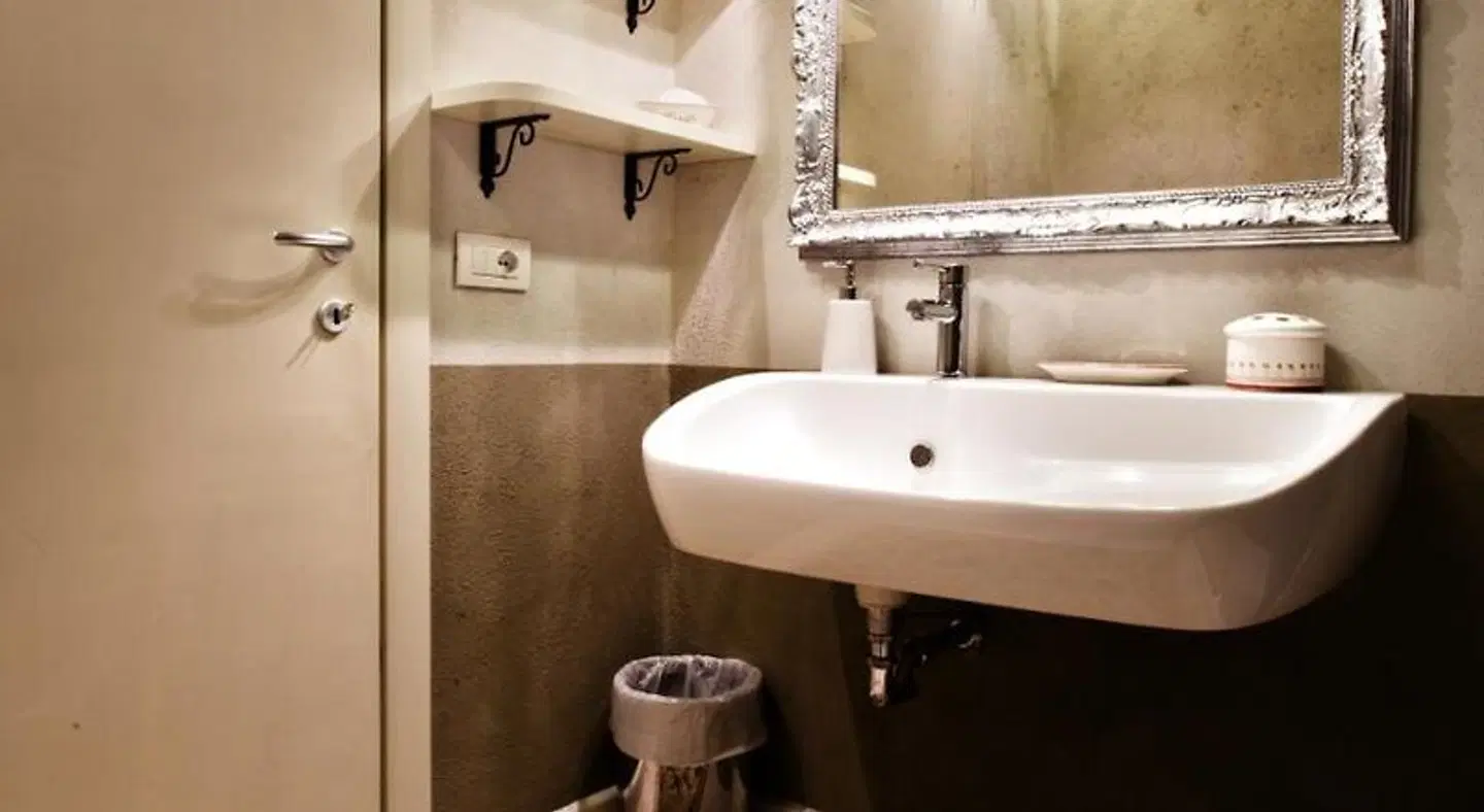LM Suites Spagna Badezimmer