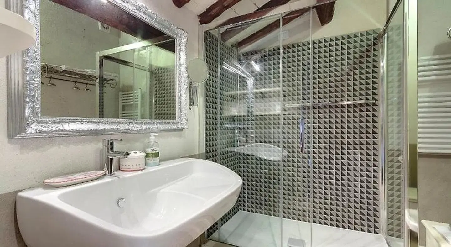 LM Suites Spagna Badezimmer