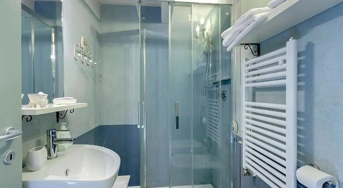 LM Suites Spagna Badezimmer