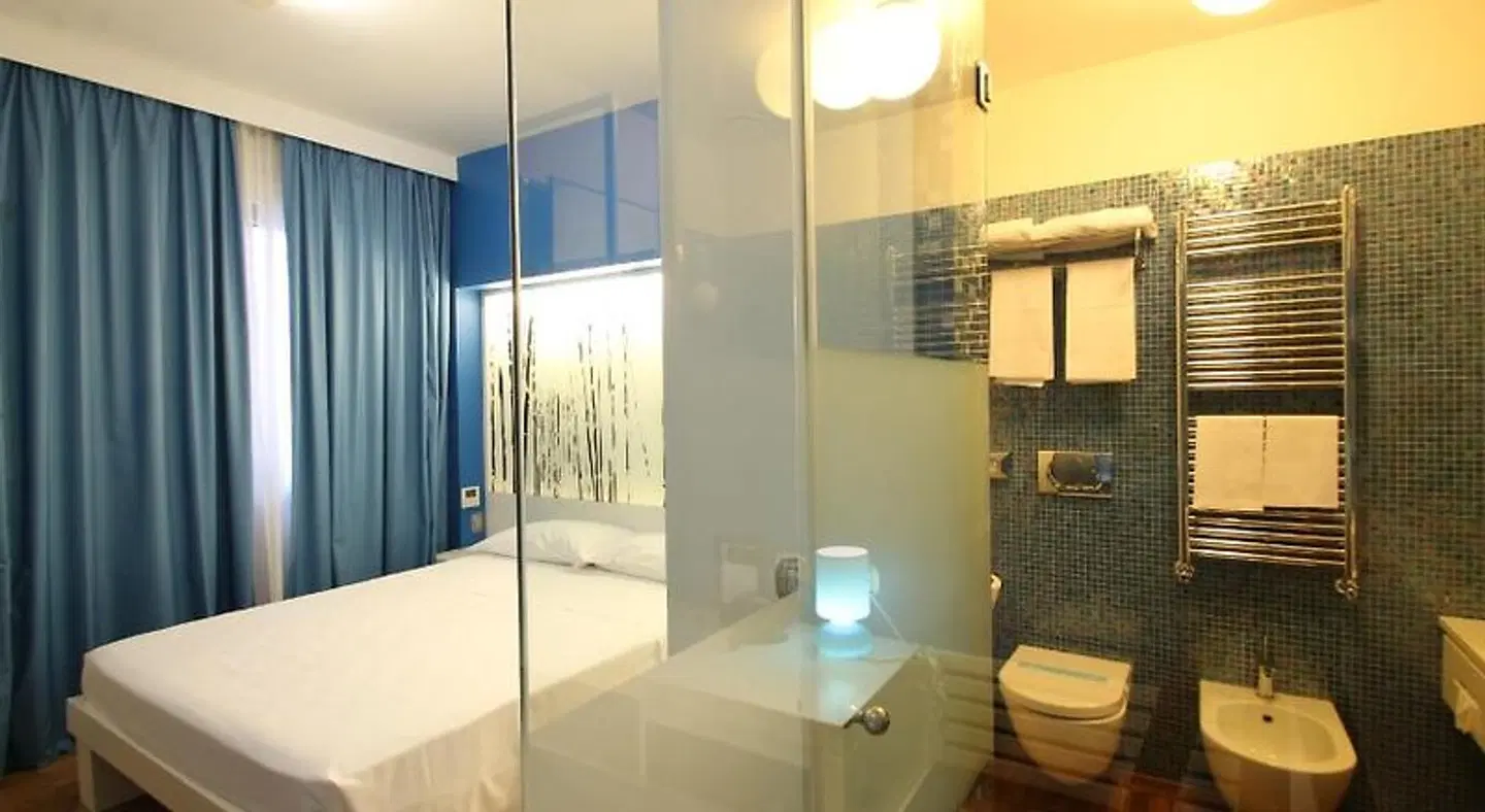 JC Hotel Badezimmer