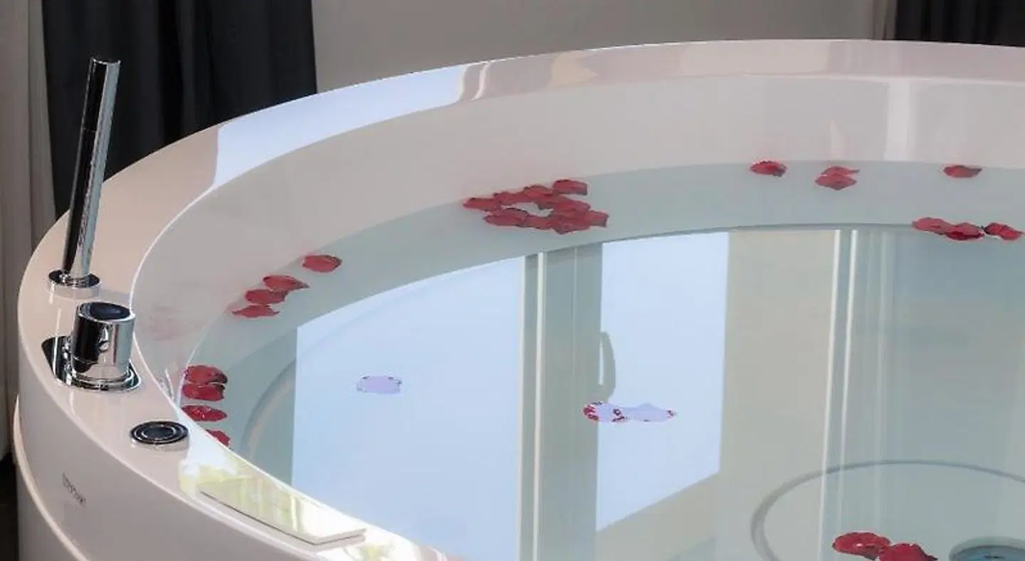 JC Hotel Badezimmer