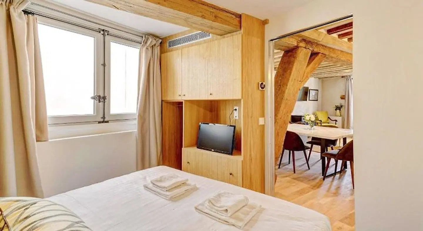 Apartments Du Louvre ROOM_EXAMPLE