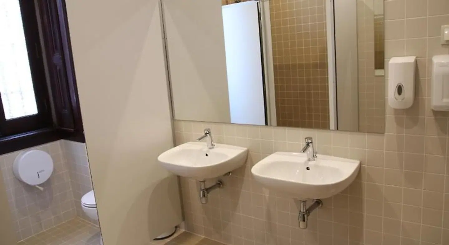 Sant Jordi Hostels Lisbon Badezimmer