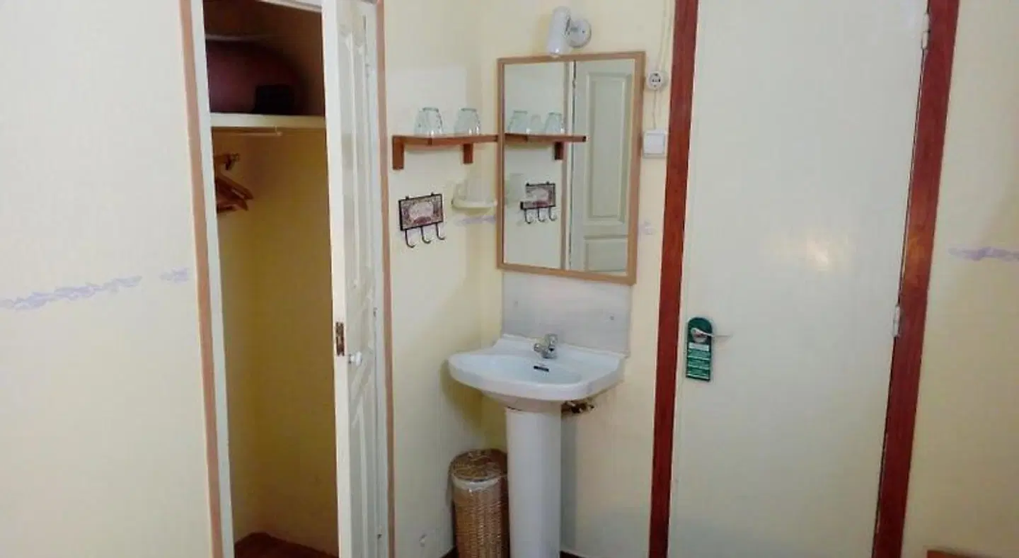 Pension Alamar Badezimmer