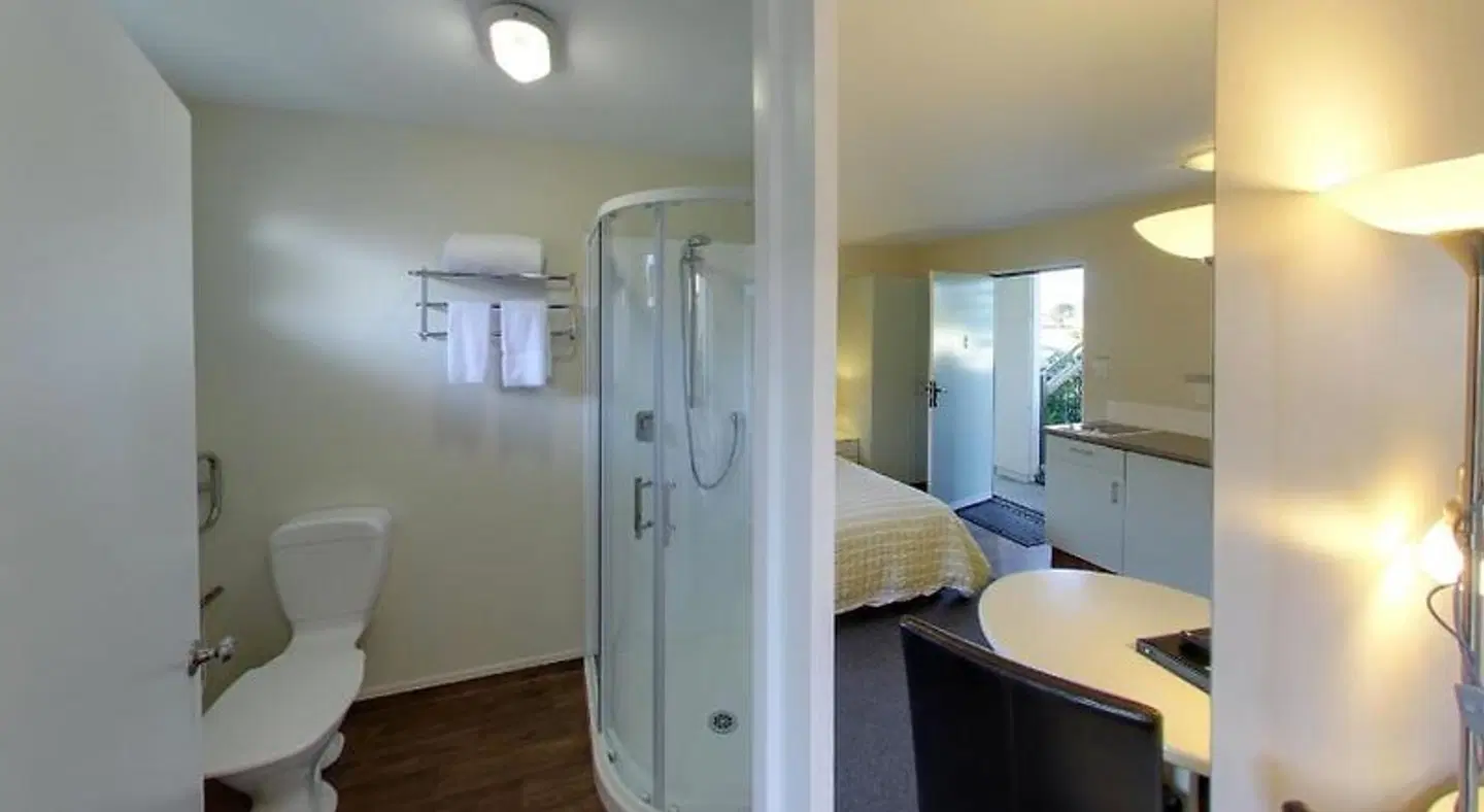 Westport Spa Motel Badezimmer