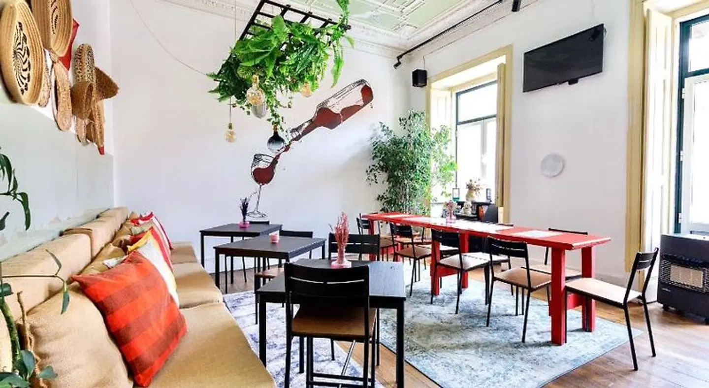 Ambiente Hostel Restaurant