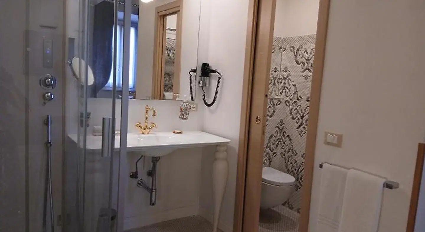 Excellent Trinity Rooms Badezimmer
