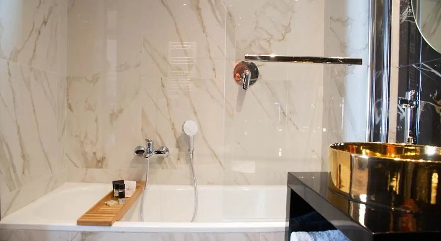 NEMAN Maison Experience I Pantheon Badezimmer