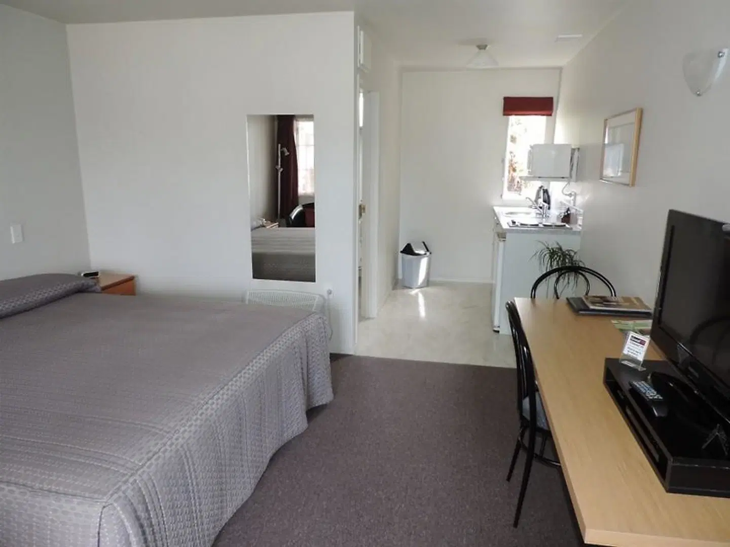 Gables Motor Lodge ROOM_EXAMPLE