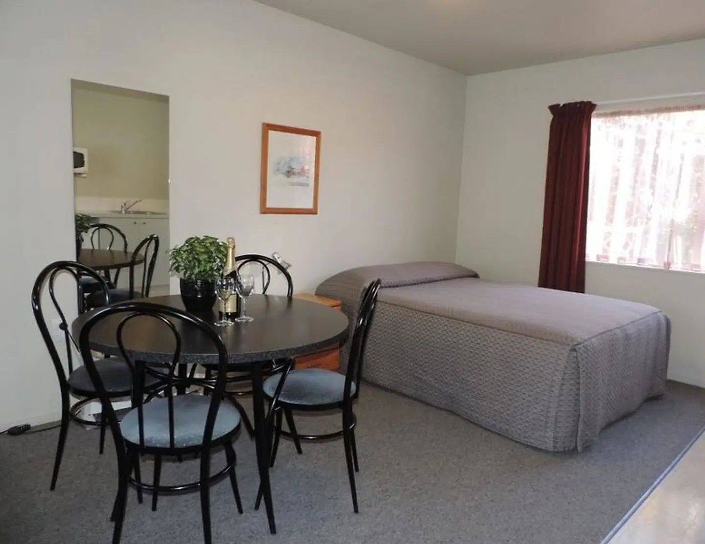 Gables Motor Lodge ROOM_EXAMPLE