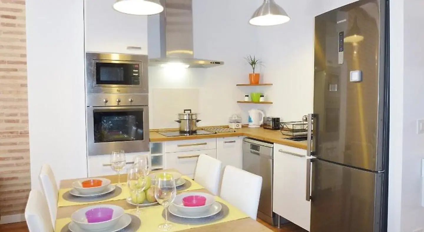 Singular Apartments Station Restaurant