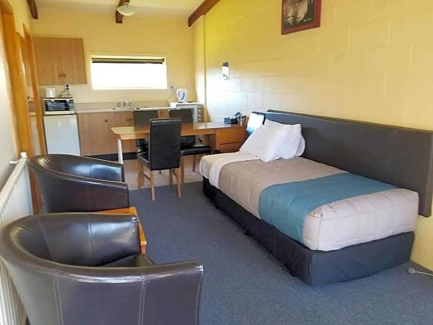 Alpine View Motel ROOM_EXAMPLE