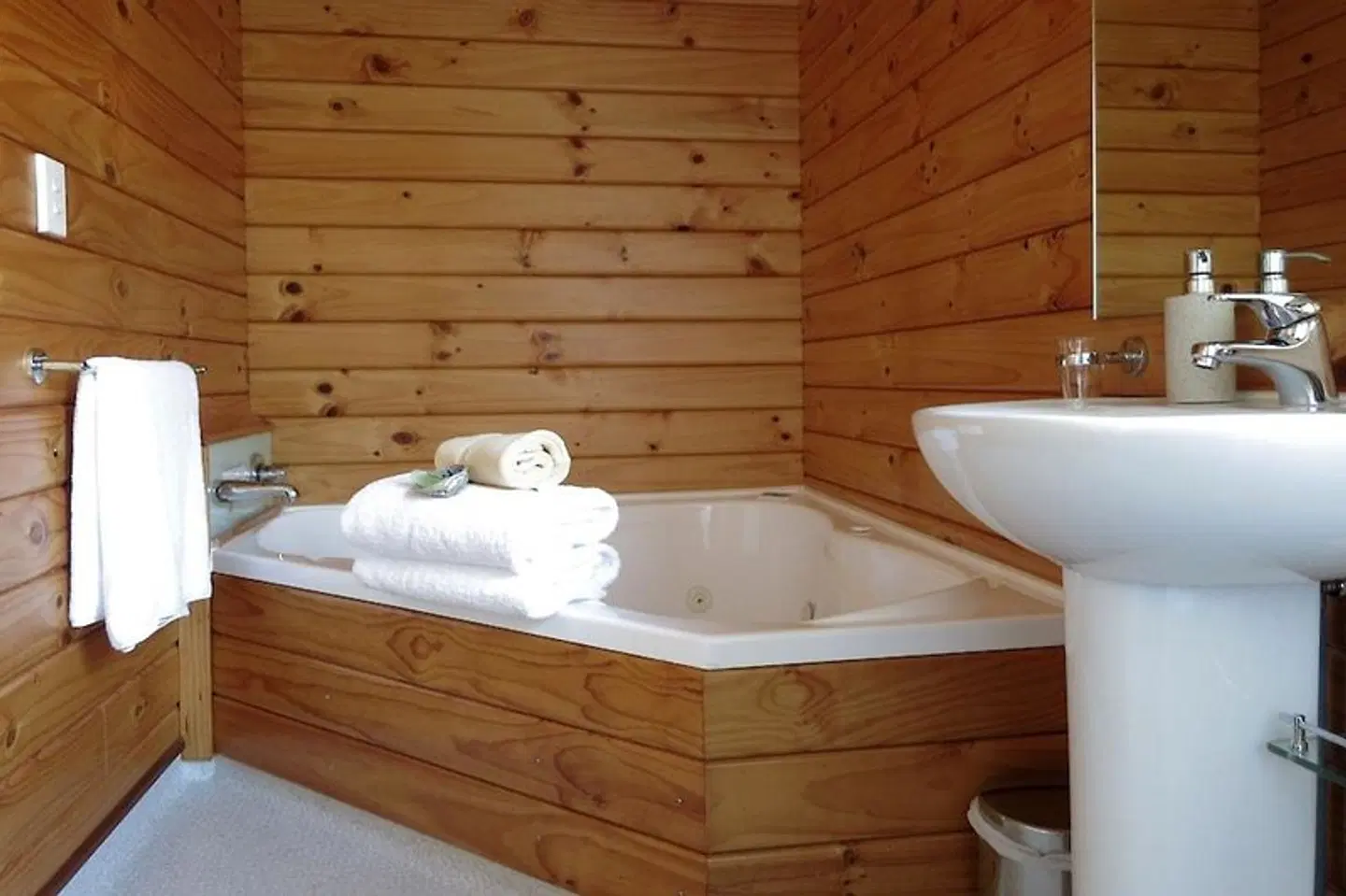 Fox Glacier Lodge Badezimmer